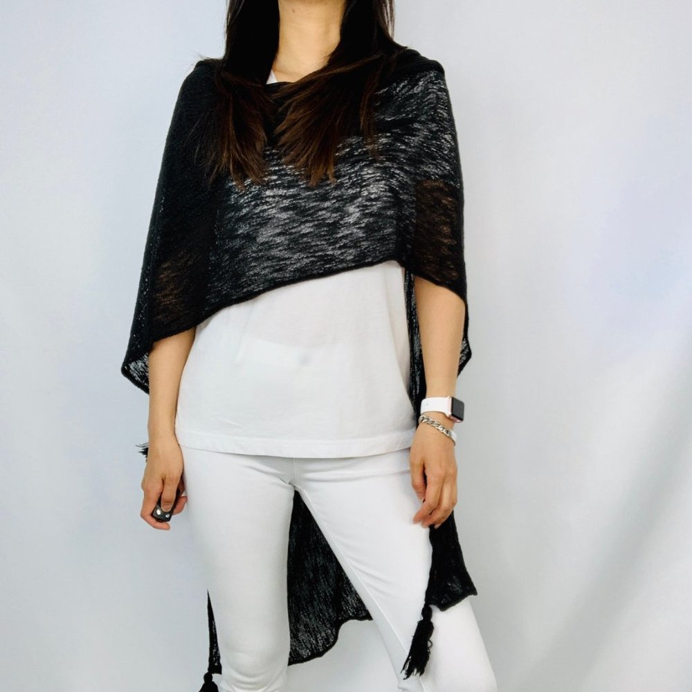 MARK & HALL Knitted Shawl